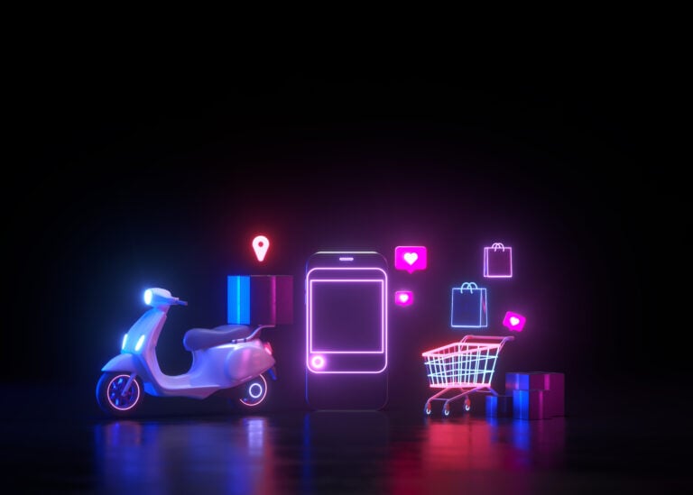 Neonbeleuchtete E-Commerce-Szene mit Smartphone, Einkaufstrolley, Scooter und Symbolen für Lieferung, Likes und Shopping.